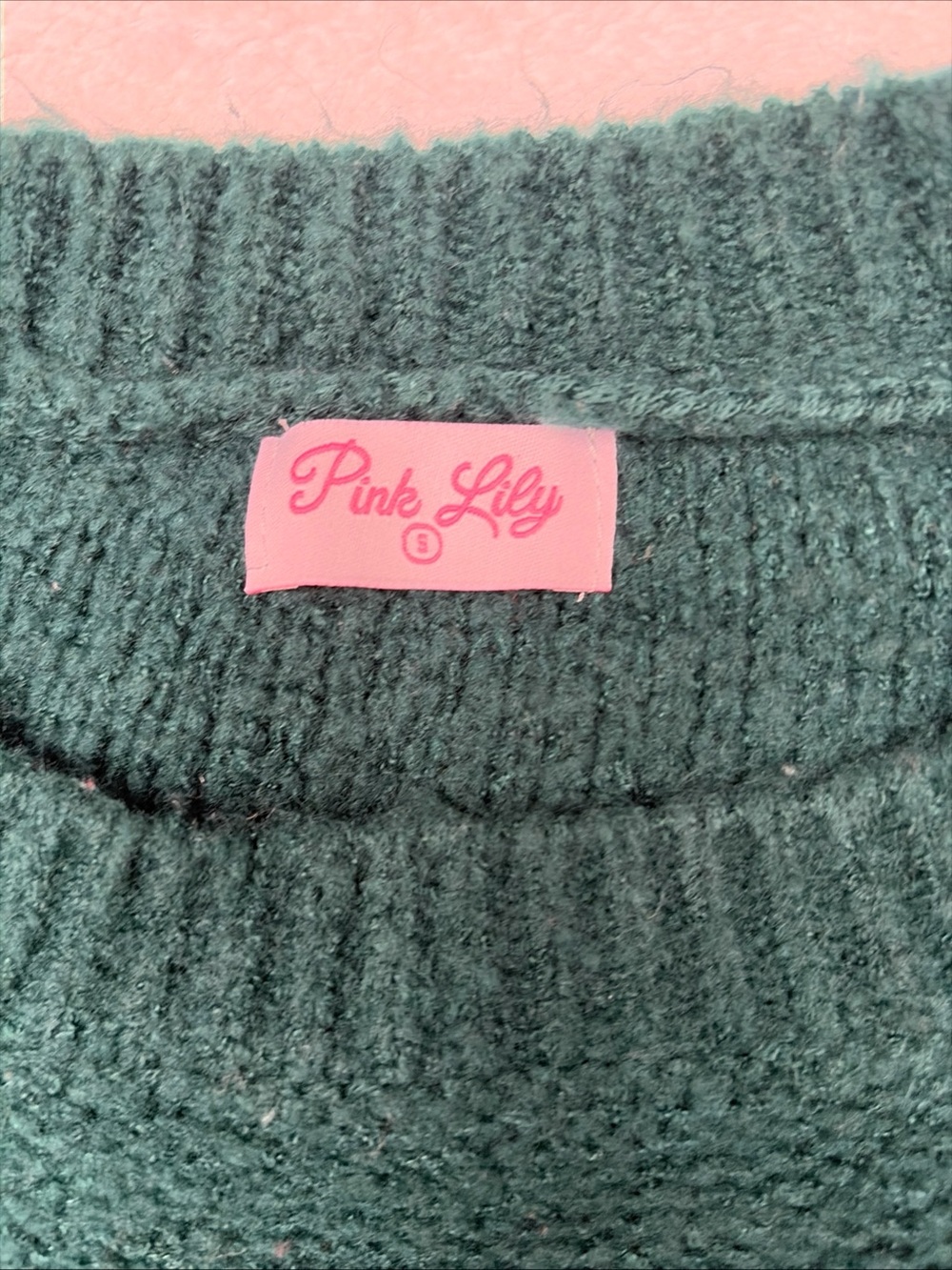 Pink Lily Women's Forest Green Crewneck Knit Sweater
